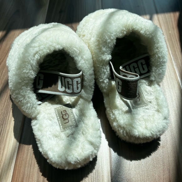 UGG Fluff Yeah Slippers - Picture 4 of 5